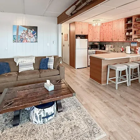 Villa Eastpoint Escape